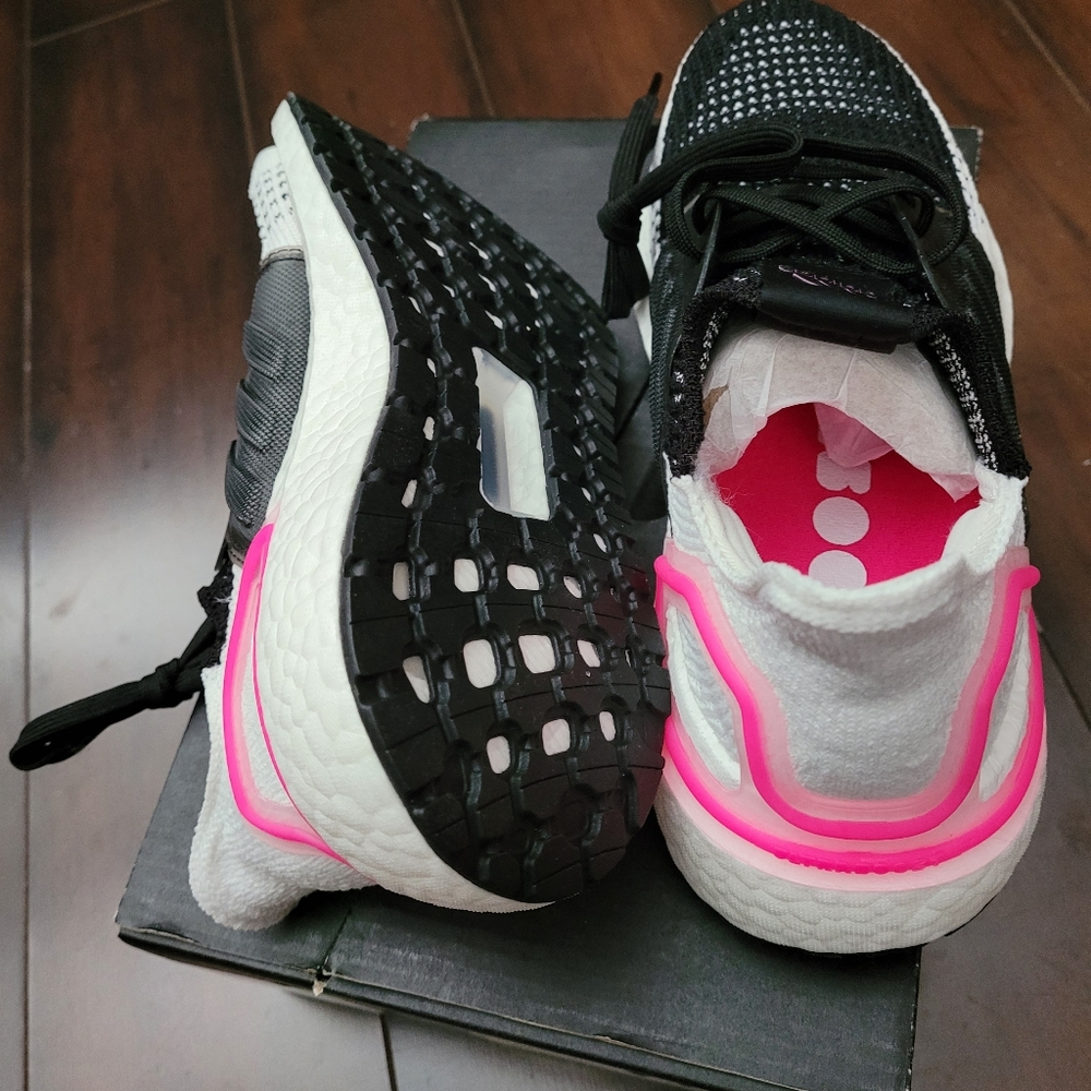 Sneakers - Picture 3 of 4